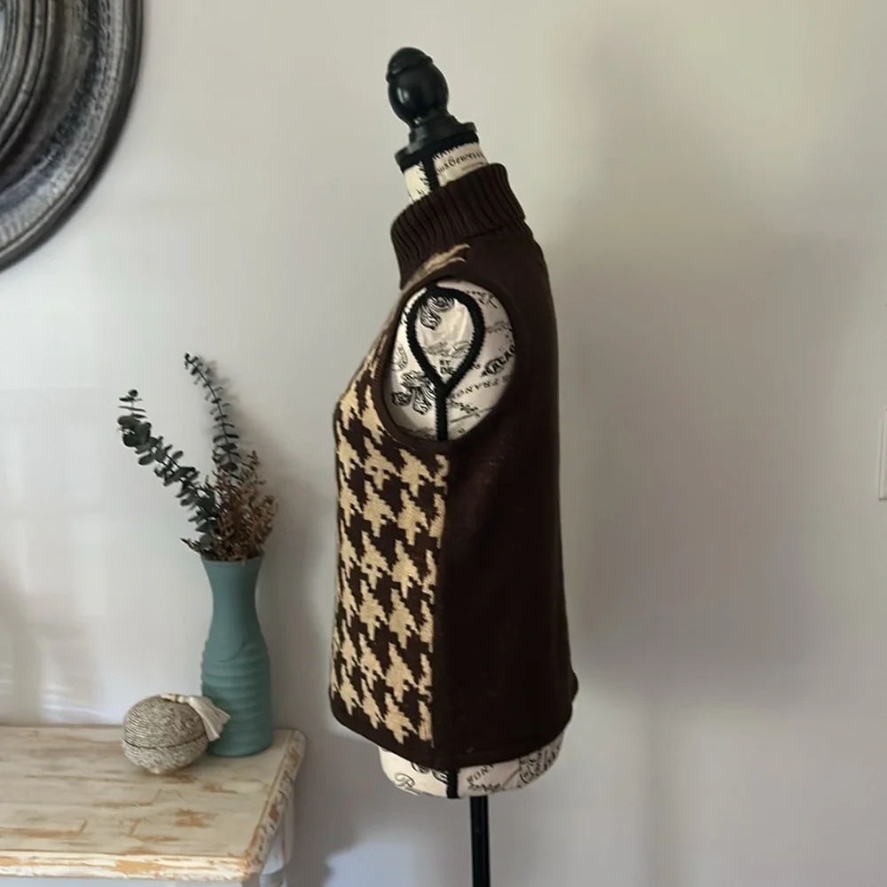 Vintage Mixit Brown and Cream Houndstooth Turtleneck Sweater - Picture 4 of 7